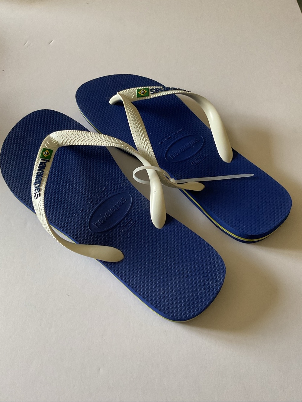 HAVAIANAS MENS FLIP FLOPS BLUE WITH WHITE SIZE 11/12 NWOT
EU 45-46